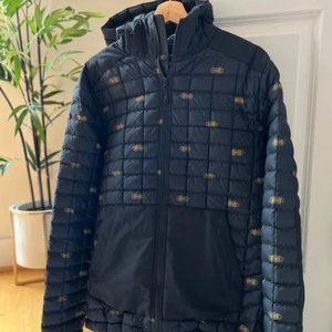 The North Face Puffer Hoodie jacket/ Black (Medium)